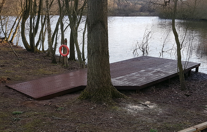 Dream deck by the river by Norwich Fencing